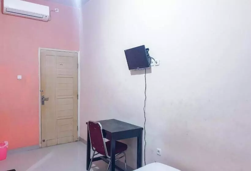 ホテル Grand Azizah Makassar Redpartner