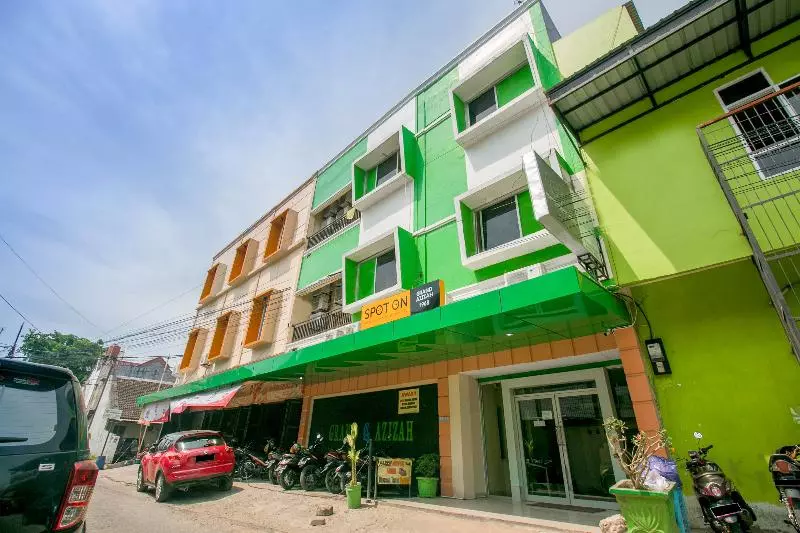 ホテル Grand Azizah Makassar Redpartner