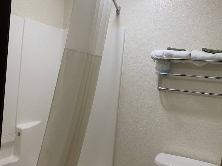 Отель Herington Inn And Suites