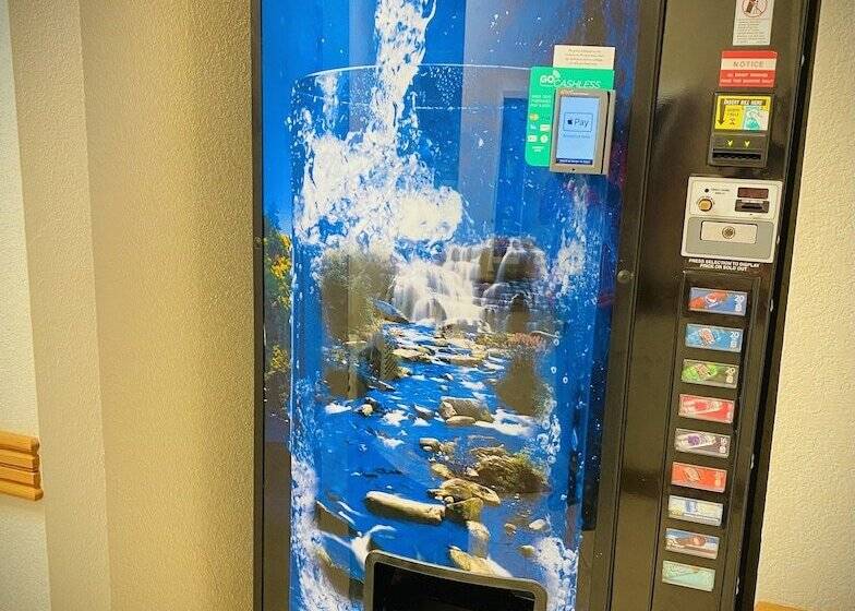 Отель Herington Inn And Suites