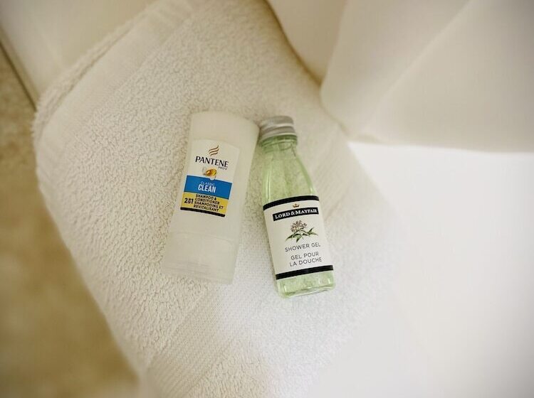 Отель Herington Inn And Suites