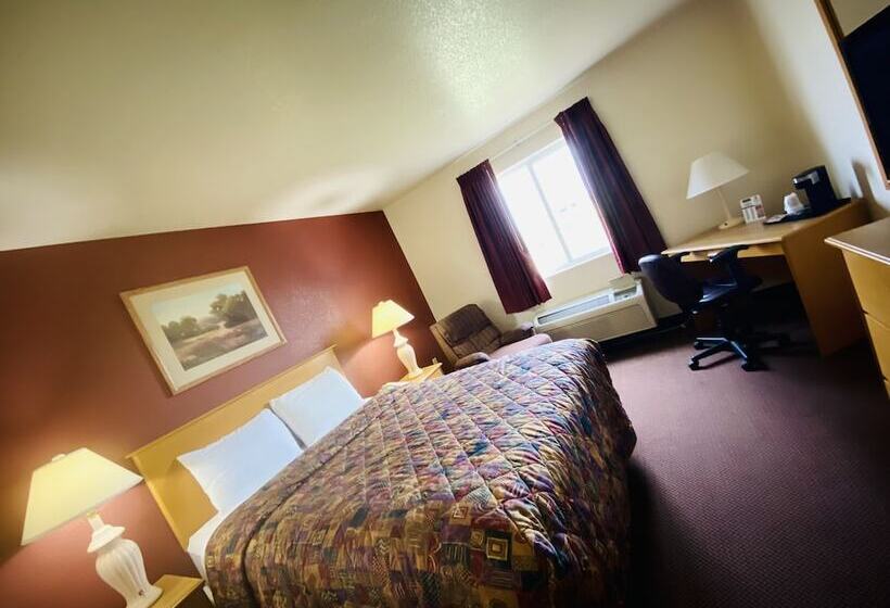 Отель Herington Inn And Suites