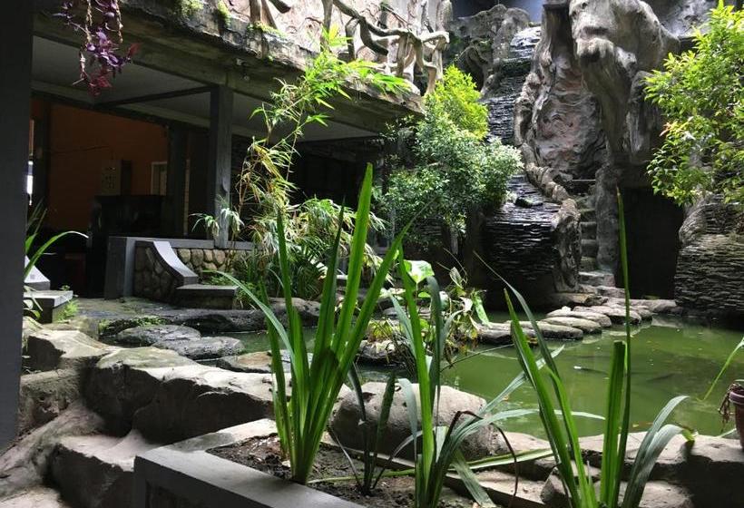 ホテル Oyo 1883 Mulia Tiza