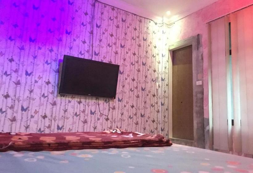 ホテル Oyo 1883 Mulia Tiza