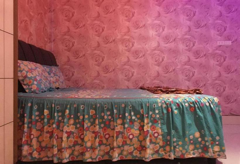 ホテル Oyo 1883 Mulia Tiza