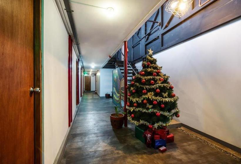 فندق Oyo 462 Crave Park