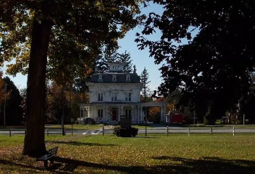 Aamiaismajoitus (B&B) Marble Mansion Inn