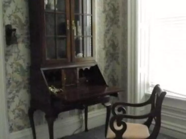 Aamiaismajoitus (B&B) Marble Mansion Inn