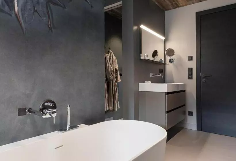 Going Triple A Apartments West