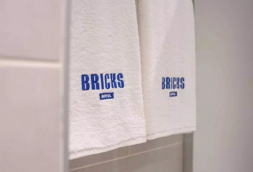 هتل Bricks