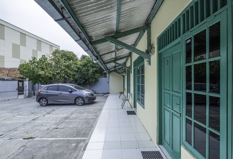 בית מלון כפרי Oyo 1750 Lourdes