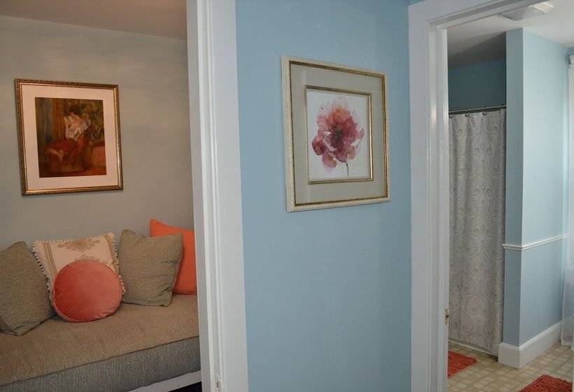 John Henry Bed & Breakfast