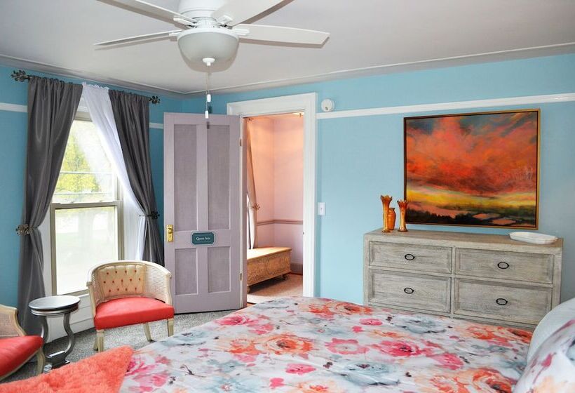 John Henry Bed & Breakfast