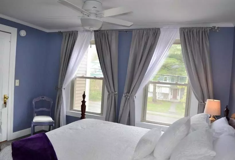 John Henry Bed & Breakfast