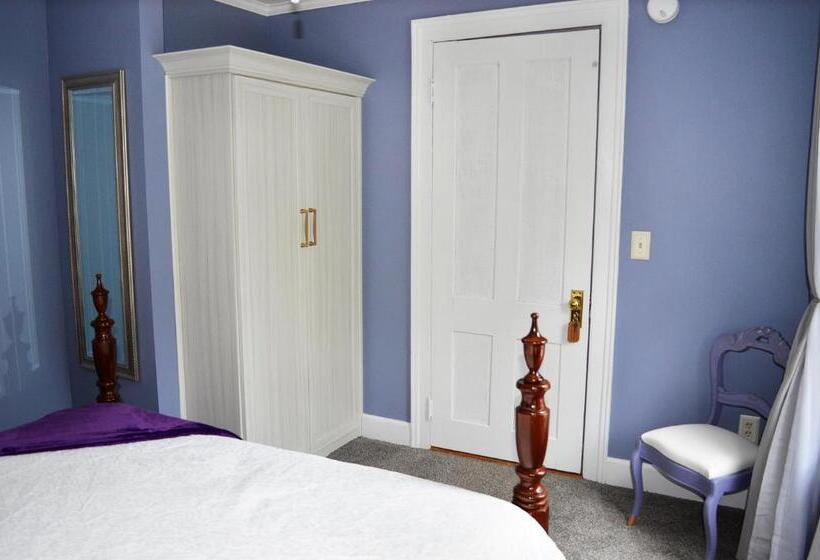 John Henry Bed & Breakfast