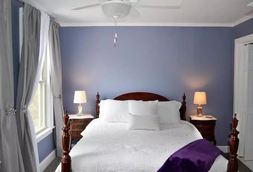 John Henry Bed & Breakfast