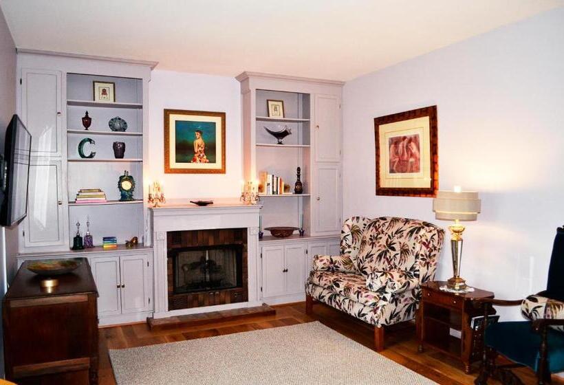 John Henry Bed & Breakfast