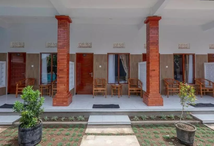 ペンション Reddoorz Plus @ Singaraja