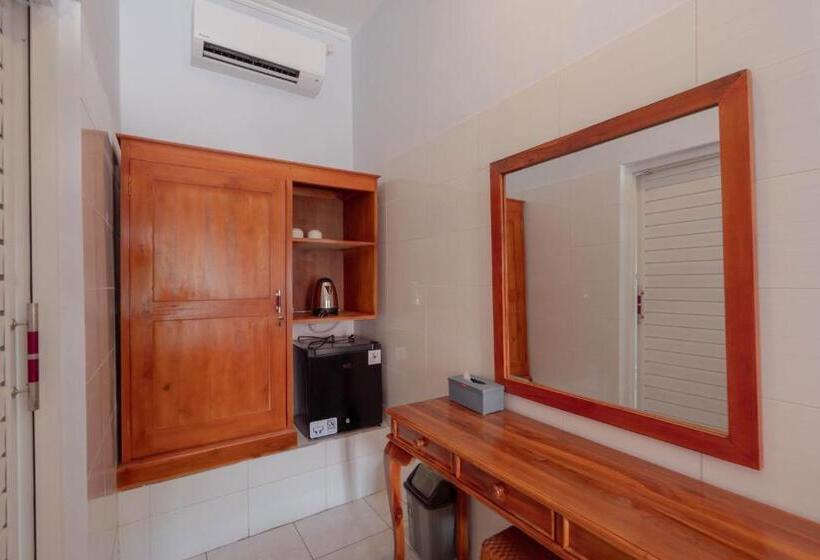 بنسيون Reddoorz Plus @ Singaraja