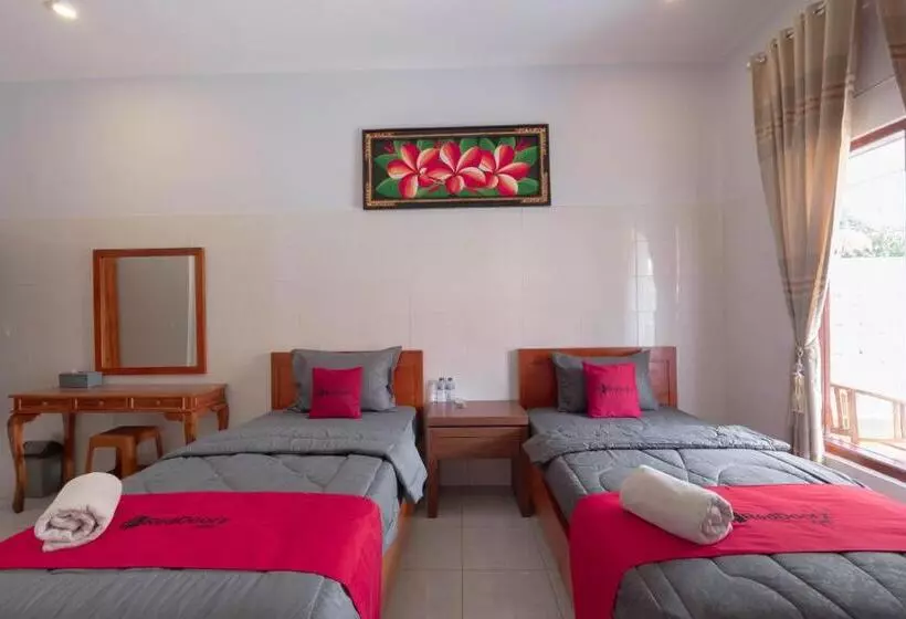 ペンション Reddoorz Plus @ Singaraja