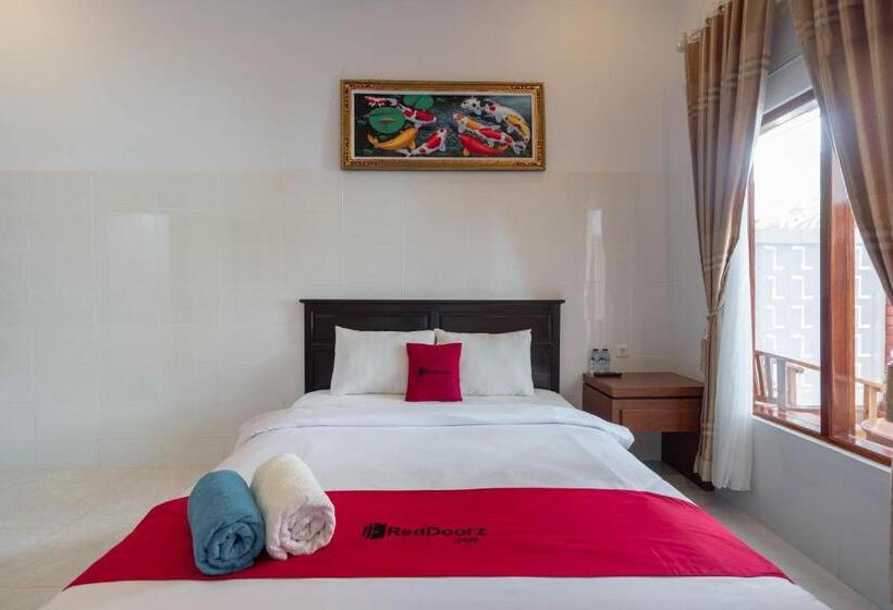 بنسيون Reddoorz Plus @ Singaraja