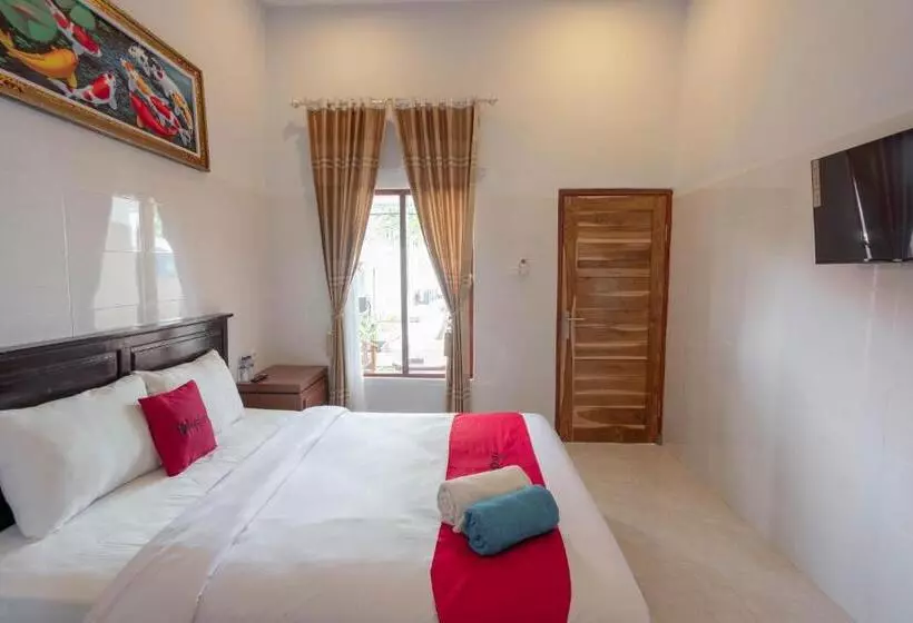 ペンション Reddoorz Plus @ Singaraja