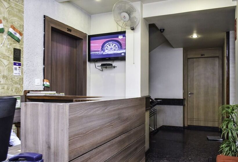 Отель City Square By Oyo Rooms