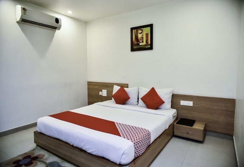 Отель City Square By Oyo Rooms