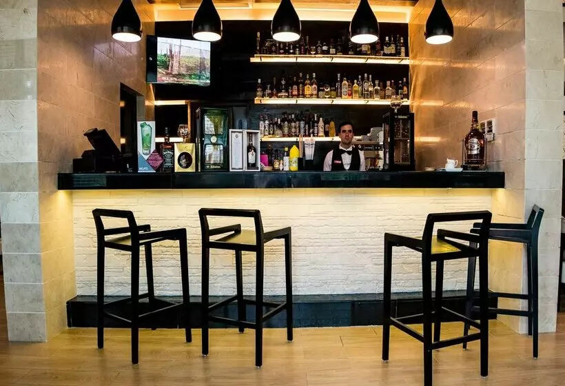 Hotelli Gran Muthu Imperial