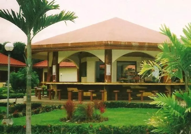 هتل Heritage Resort Of Caoayan