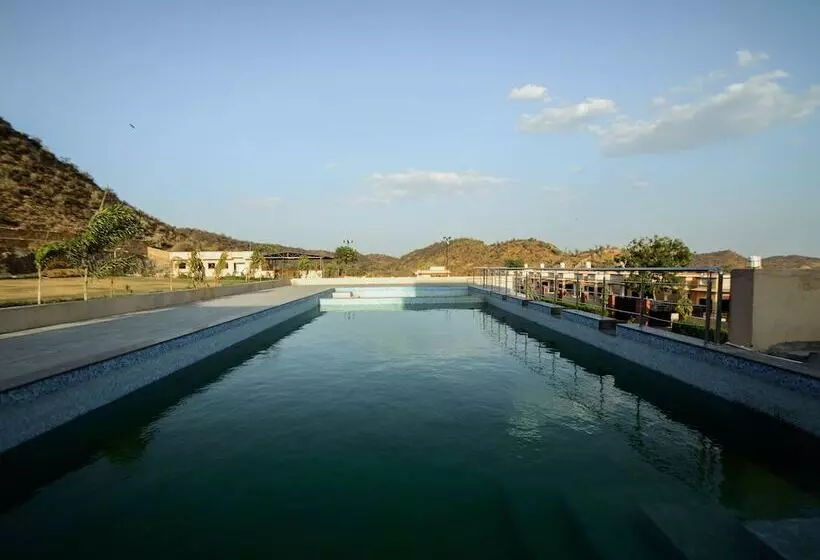 Hotelli Nakoda Green Valley Resort By Shrigo S