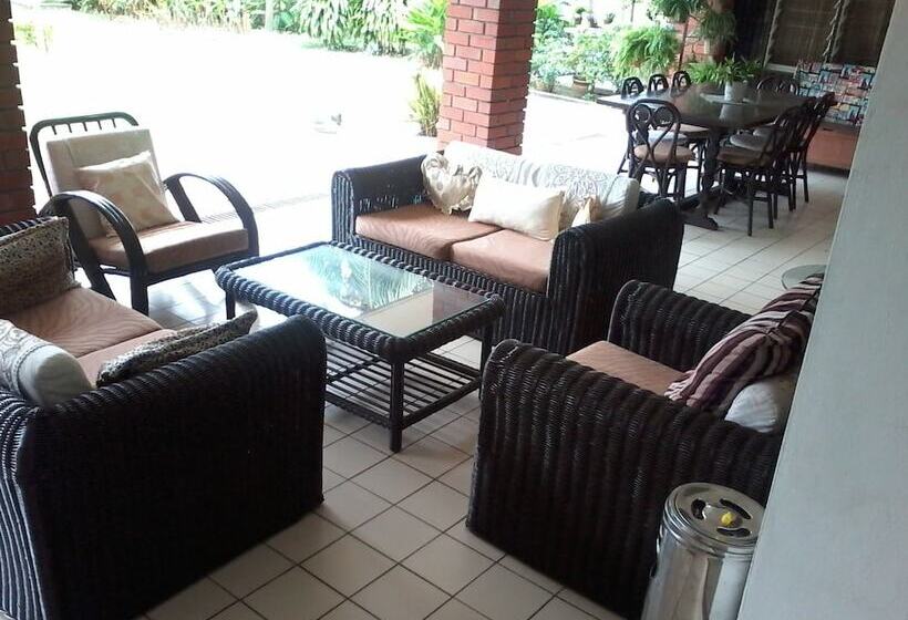 Otel Seaside Travellers Inn