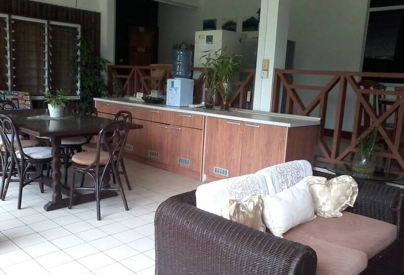 Otel Seaside Travellers Inn