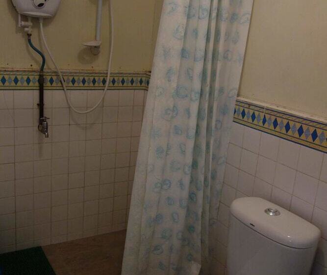 Otel Seaside Travellers Inn