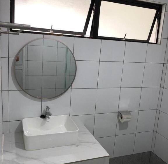 Otel Seaside Travellers Inn