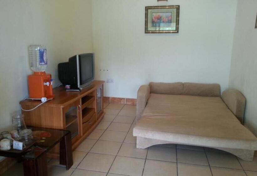 Otel Seaside Travellers Inn