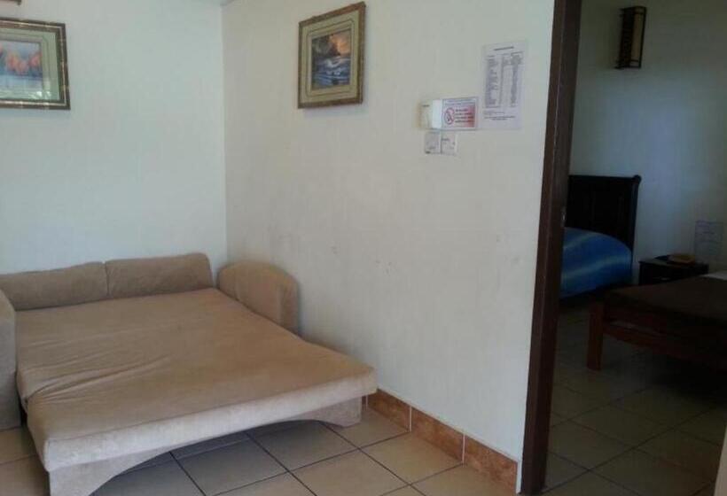 Otel Seaside Travellers Inn