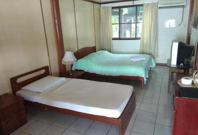 Otel Seaside Travellers Inn