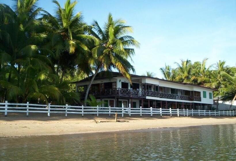 Otel Seaside Travellers Inn