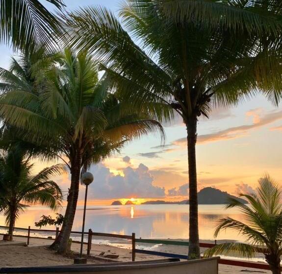 Otel Seaside Travellers Inn