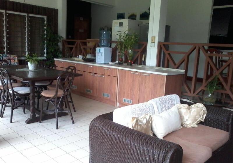 Otel Seaside Travellers Inn