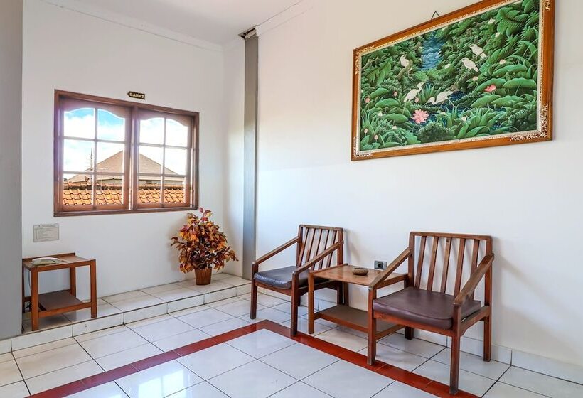 Hotel Spot On 1927 Candra Adigraha