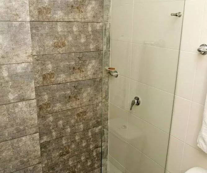 هتل Millenium Victoria Plaza