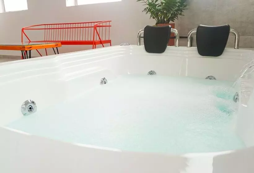 هتل Millenium Victoria Plaza