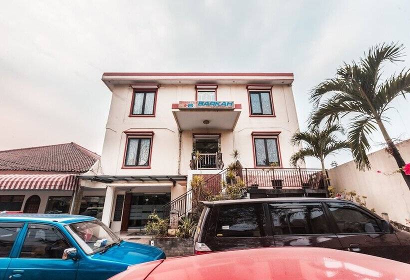 فندق Wisma Lux Barkah By Oyo Rooms