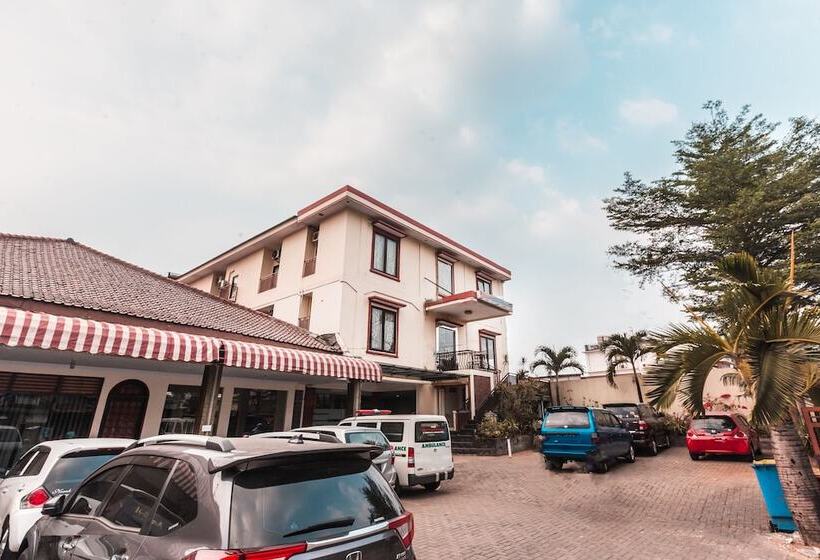 فندق Wisma Lux Barkah By Oyo Rooms