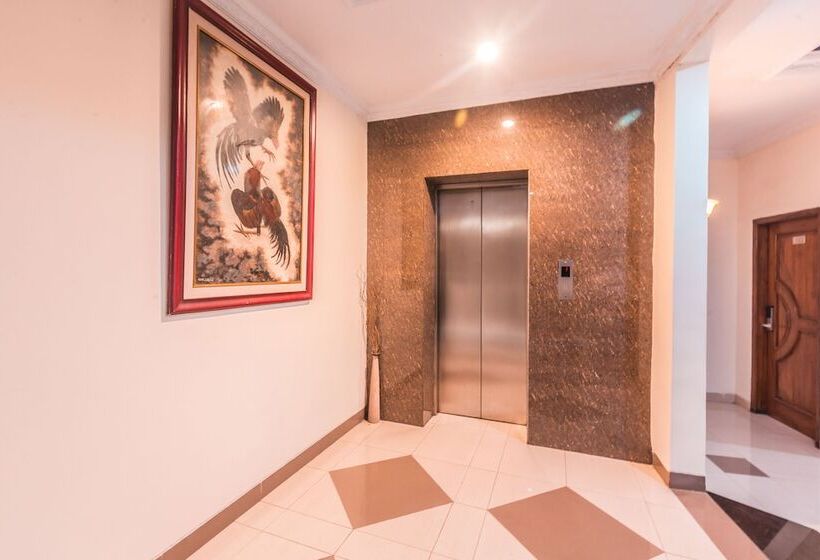 فندق Wisma Lux Barkah By Oyo Rooms