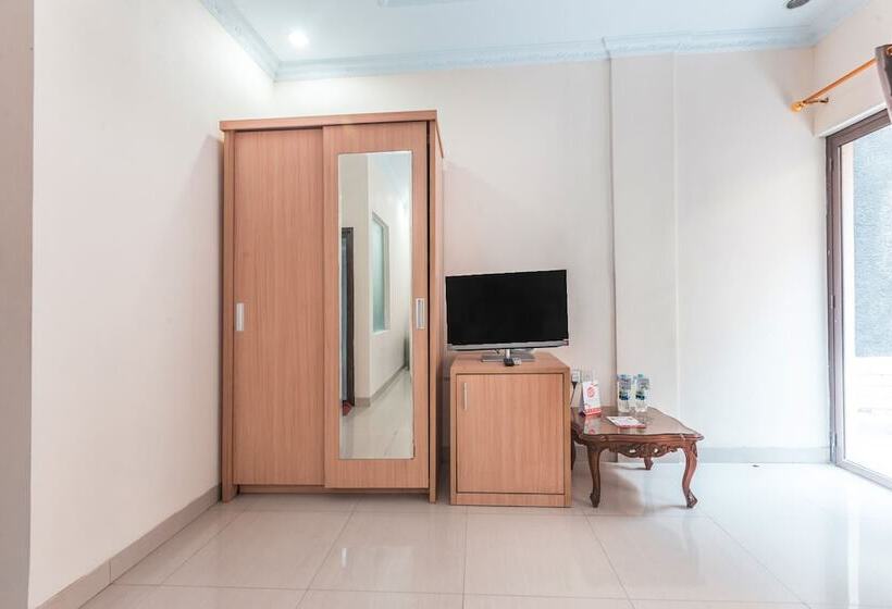 فندق Wisma Lux Barkah By Oyo Rooms