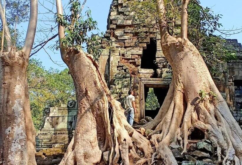 هتل Damnak Tormeas Homestay