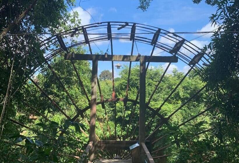 هتل Damnak Tormeas Homestay